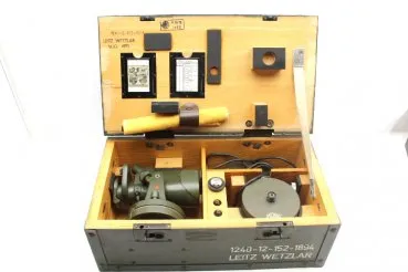 German Bundeswehr Optik , Leitz Wetzlar Kollimator K12m A2 mit Zubehör im Transportkasten.