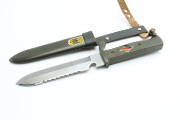 Travel knife, successor to the HJ travel knife