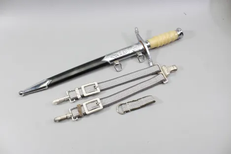 Originaler DDR NVA Offiziersdolch der Landstreitkräfte mit Gehänge, Mühlhausen