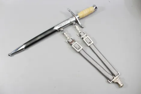Originaler DDR NVA Offiziersdolch der Landstreitkräfte mit Gehänge, Mühlhausen