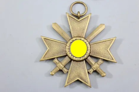 Kriegsverdienstkreuz 2. Klasse mit Schwertern mit Tüte 1939 mit Packpapier für das Band