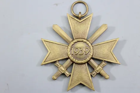 Kriegsverdienstkreuz 2. Klasse mit Schwertern mit Tüte 1939 mit Packpapier für das Band