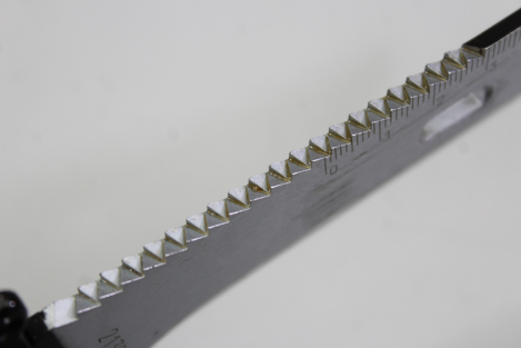 Kampfmesser 87 Überlebensmesser KM 87 der Nationalen Volksarmee mit kompl. Überlebenskapsel im Griff, original
