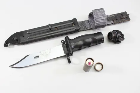 Combat knife 87, survival knife KM 87 of the National People's Army with complete survival capsule in the handle, original