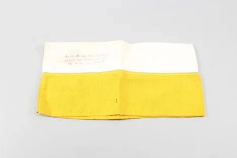 Armbinde schlesischer Katholiken in weiss Gelb, gestempelt