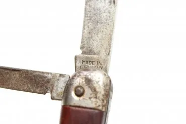 Soldier's pocket knife, not an official piece of equipment