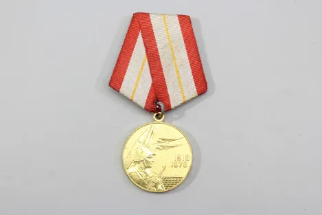 Sowjetische Medaille "60 Jahre Streitkräfte der UdSSR".