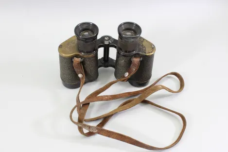 Sowjetische Militärfernglas aus dem Zweiten Weltkrieg 1940 , Modell 6x30