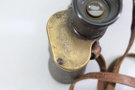 Sowjetische Militärfernglas aus dem Zweiten Weltkrieg 1940 , Modell 6x30