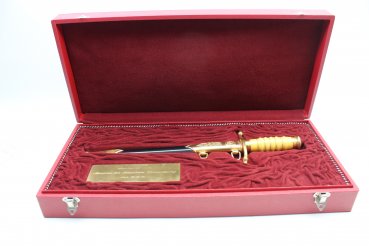 NVA Ruby presentation dagger of the GDR, ruby ​​dagger, general's dagger in a box