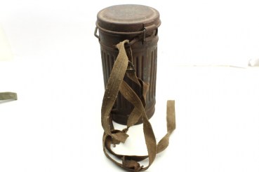 Ww2 Wehrmacht gas mask box with mask and straps, stamped 1938