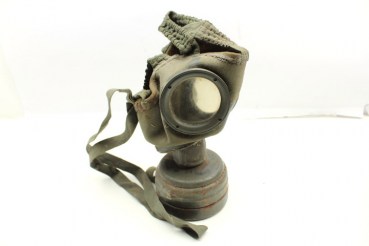 Ww2 Wehrmacht gas mask box with mask and straps, stamped 1938