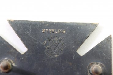 Original US Army shooting badge, stamped on the back