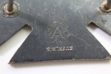 Original US Army shooting badge, stamped on the back