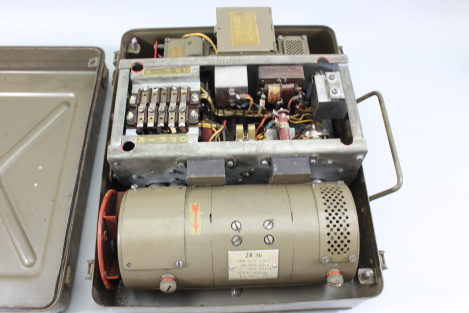 Elektromechanischen Rota­tions­um­former (Typ „ZK 36“) im Gehäuse
