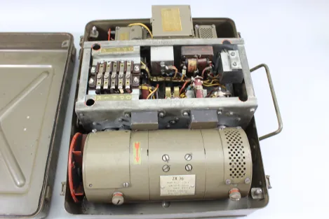 Elektromechanischen Rota­tions­um­former (Typ „ZK 36“) im Gehäuse