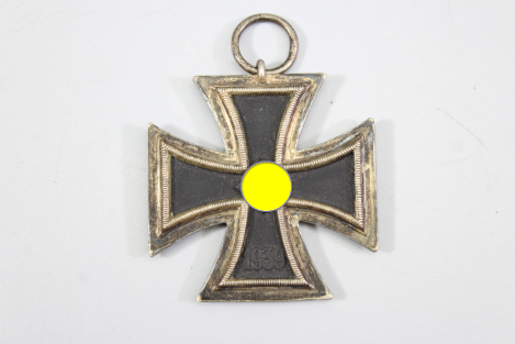 EK2 Eisernes Kreuz 2. Klasse 1939 unleserlicher Hersteller. Dreiteilig magnetisch.Originaler Fundzustand