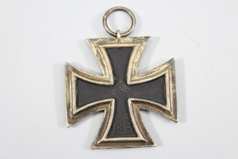 EK2 Eisernes Kreuz 2. Klasse 1939 unleserlicher Hersteller. Dreiteilig magnetisch.Originaler Fundzustand