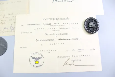 Originaler Nachlass des Soldaten Theodor Wellmann aus dem 1. & 2. Weltkrieg, Tapferkeitsmedaille als Musketier bei Liuilly Marne 02.09.1918 mit Gravur, Urkunde, Wehrpass
