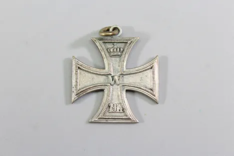 Originaler Nachlass des Soldaten Theodor Wellmann aus dem 1. & 2. Weltkrieg, Tapferkeitsmedaille als Musketier bei Liuilly Marne 02.09.1918 mit Gravur, Urkunde, Wehrpass