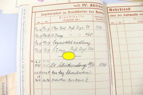 Originaler Nachlass des Soldaten Theodor Wellmann aus dem 1. & 2. Weltkrieg, Tapferkeitsmedaille als Musketier bei Liuilly Marne 02.09.1918 mit Gravur, Urkunde, Wehrpass