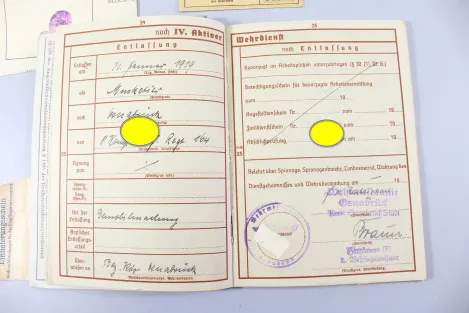 Originaler Nachlass des Soldaten Theodor Wellmann aus dem 1. & 2. Weltkrieg, Tapferkeitsmedaille als Musketier bei Liuilly Marne 02.09.1918 mit Gravur, Urkunde, Wehrpass