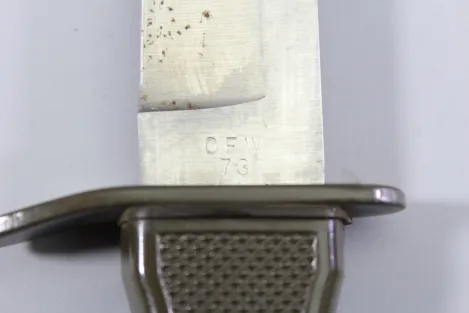 Originales Bundeswehr Kampfmesser alter Art OFW 73mit Koppelschuh,