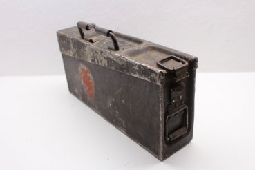 MG Munitionskasten / Gurtkasten aus ALU, WaA Stempel, Anleitung sowie Hersteller
