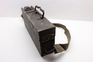 MG Munitionskasten/ Gurtkasten WaA und Hersteller, Jahreszahl und Aufschrift