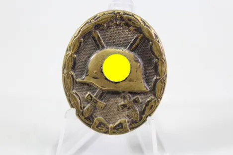 1939 Wound Badge in Black, worn, brass