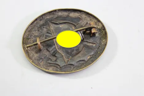 1939 Wound Badge in Black, worn, brass