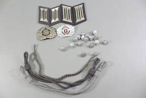 DDR NVA Konvolut Uniformteile und Uniformzubehör