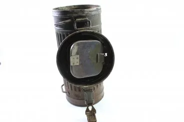 Gas mask can, manufacturer ebu 43 with gas mask 1937