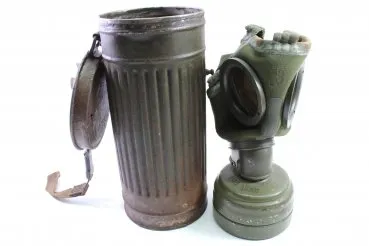 Gas mask can, manufacturer ebu 43 with gas mask 1937