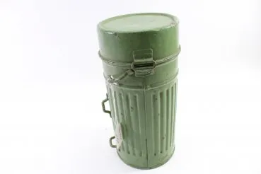 Gas mask can, manufacturer F.F.A 1935