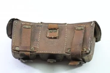 Wehrmacht cartridge pouch for the K98 Leather needs to be greased