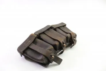 Wehrmacht cartridge pouch for the K98 Leather needs to be greased