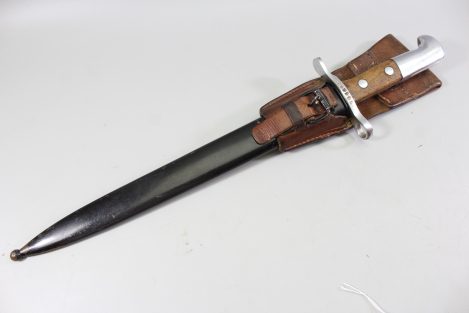 Schweiz Bajonett Modell 1918 komplett mit Scheide und Lederhänger Hersteller Elzener Schwyz