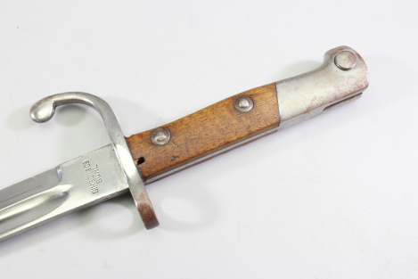 Brazil, Model 1908 bayonet for Mauser rifles with leather scabbard; manufacturer: Simson & Co., Suhl.