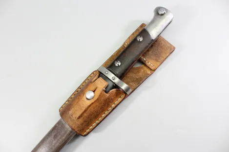 Brazil, Model 1908 bayonet for Mauser rifles with leather scabbard; manufacturer: Simson & Co., Suhl.