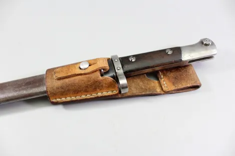 Brazil, Model 1908 bayonet for Mauser rifles with leather scabbard; manufacturer: Simson & Co., Suhl.
