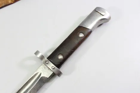 Brazil, Model 1908 bayonet for Mauser rifles with leather scabbard; manufacturer: Simson & Co., Suhl.