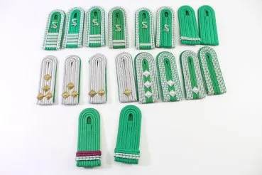 bundle of DDR NVA shoulder boards