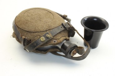 Ww2 Wehrmacht canteen with Bakelite manufacturer SSL 42