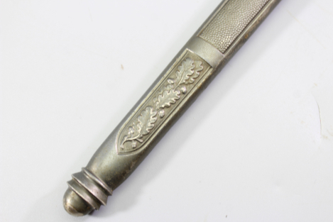 Excellent Luftwaffe officer’s dagger with an orange grip, made by SMF, Solingen. Includes acceptance stamp and hangers.