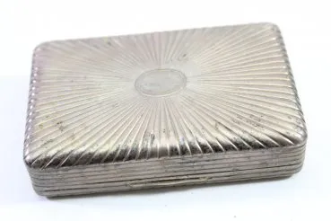 Snuff box around 1820 made of 13 lot silver, fire-gilded inside