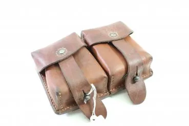 Brown cartridge pouch, probably for a Mannlicher carbine