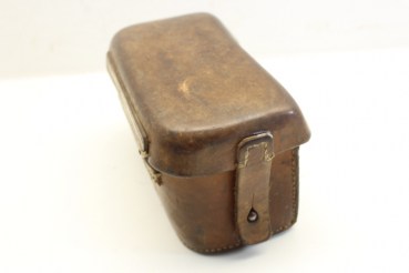 Preview: Wehrmacht / Ledertasche, Sanitätstasche für das Koppel, Heer S + L Gestempelt