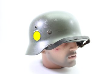 Preview: Ehem. SS / Wehrmachtshelm Helm M35 Apfelgrün mit Doppelemblem und Abnahmestempel