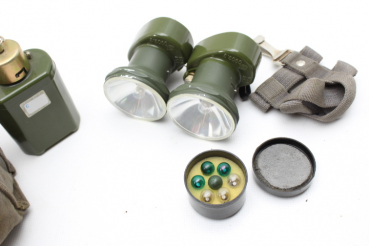 2 NVA, DDR-Funktionslampe GT, Mehrzweckleuchte, Taschenlampe für AKKU GLZ in Tasche mit Akkus